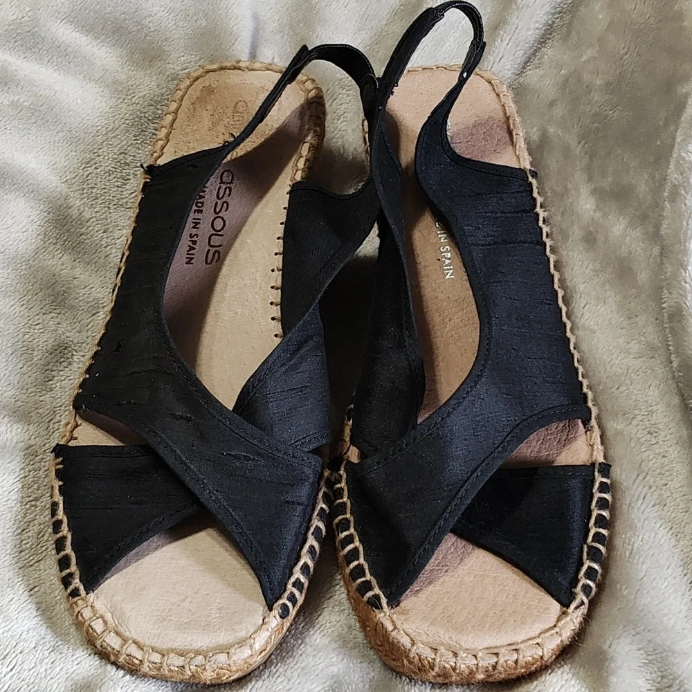 Andre Assous wedges/espadrilles sandales black size 8